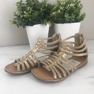 SOLD on Ⓜ️Girls Harper Canyon sandals size 13